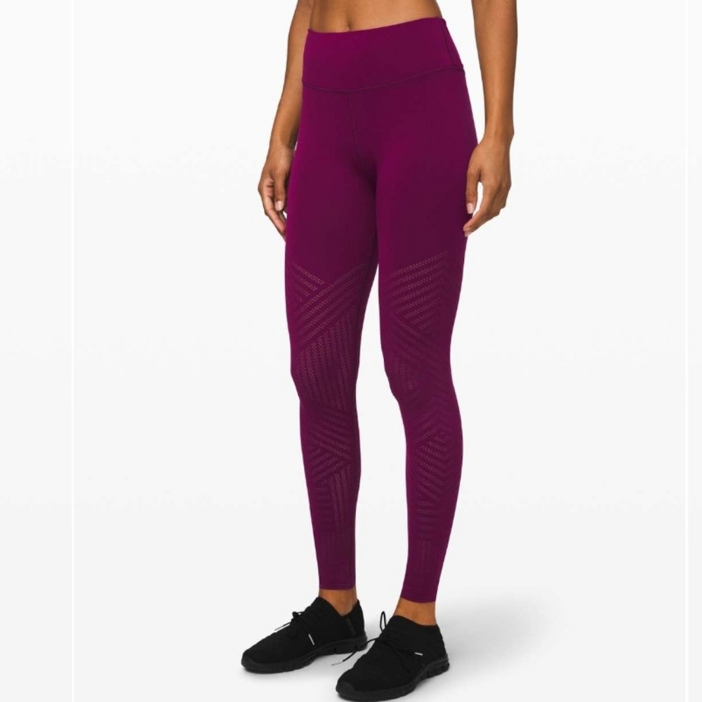 Lululemon Reveal Tight 28" Mesh Stripes